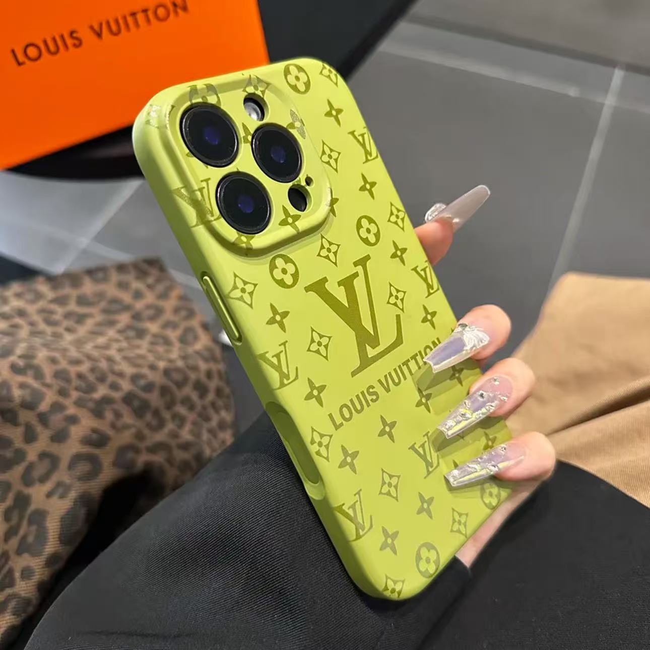 LV magnetic phone case