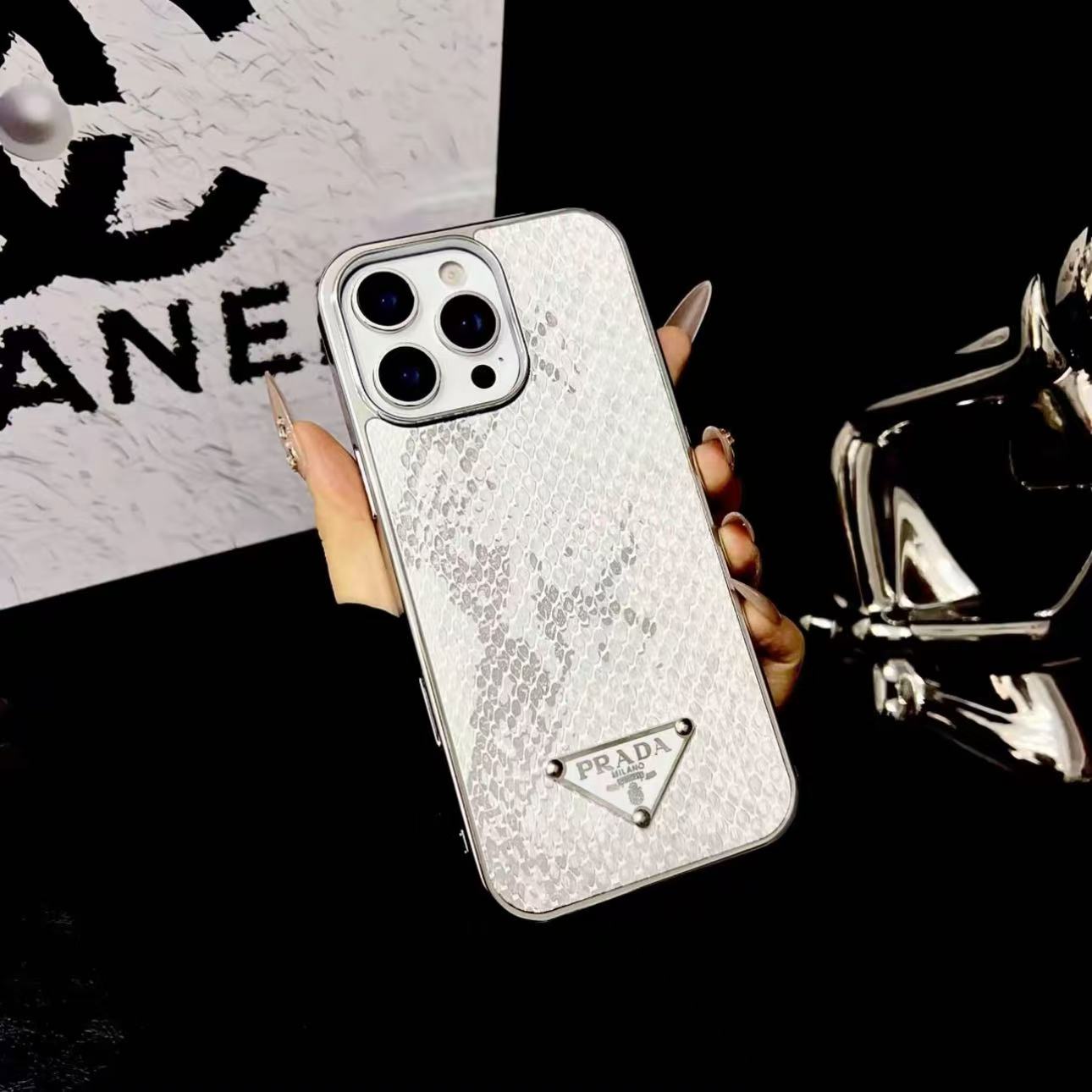 Electroplated leather phone case 2026