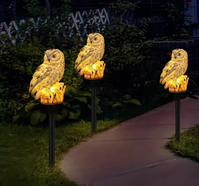 Waterproof solar-powered owl light